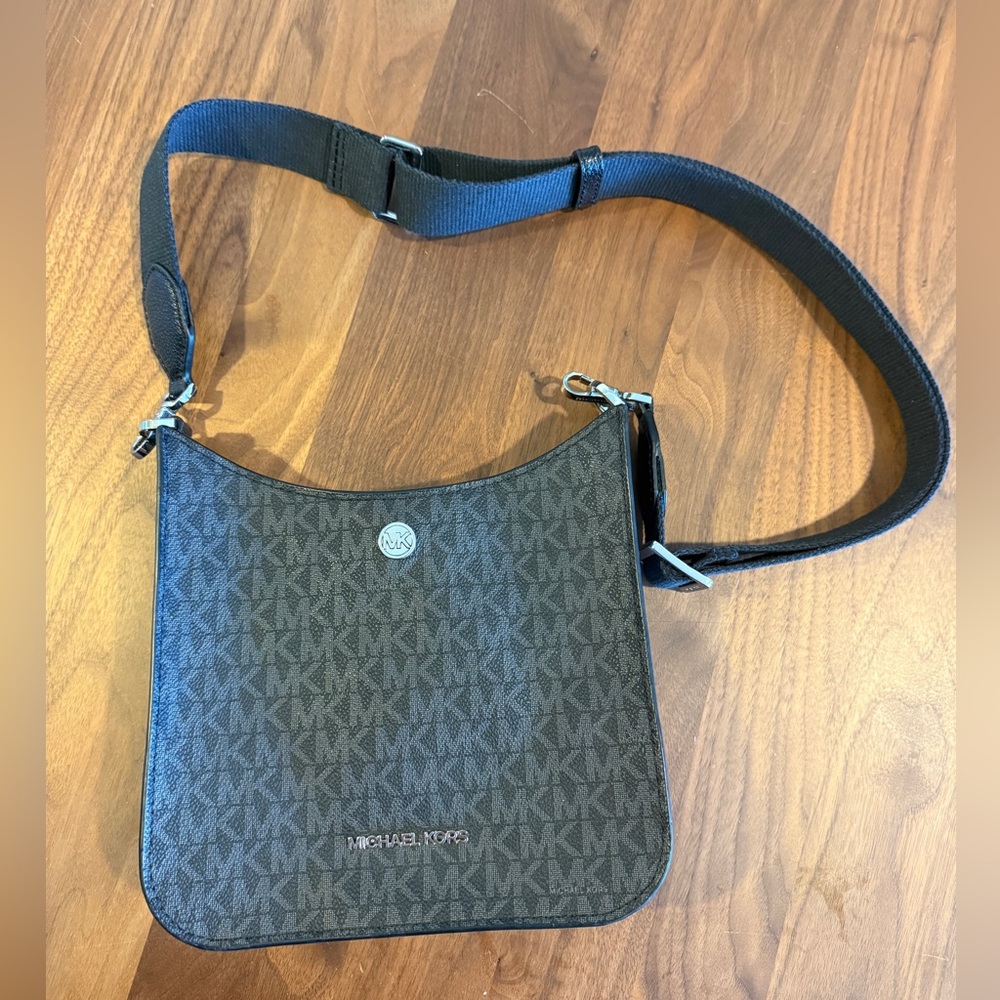 Michael Kors MK Signature Logo Mini Crossbody Bag Black — Like New